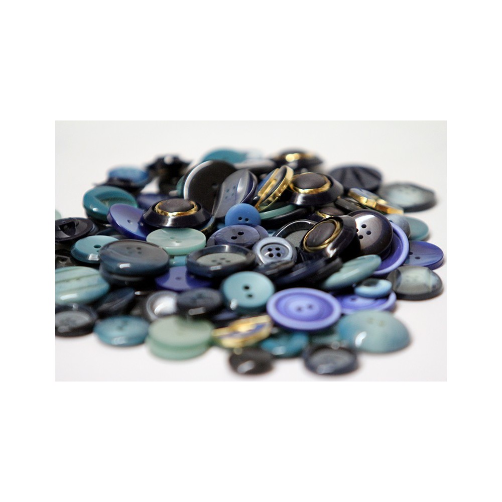 Buttons in bulk - 150gr - blue tones