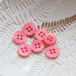 Lise Tailor - Daisy button