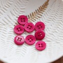 Lise Tailor - Daisy button