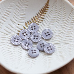 Lise Tailor - Daisy button