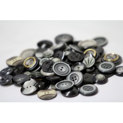 Boutons en vrac - 150gr - tons gris-noirs