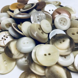 Buttons in bulk - 150gr - white-unbleached tones