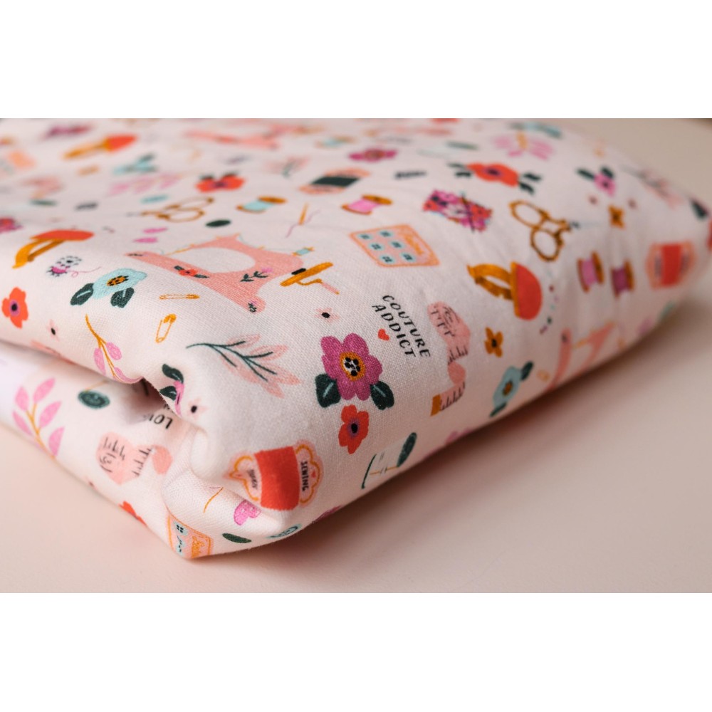 Lise Tailor - Canva Love sewing