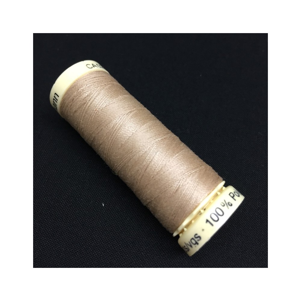 Gütermann sewing thread beige (722)