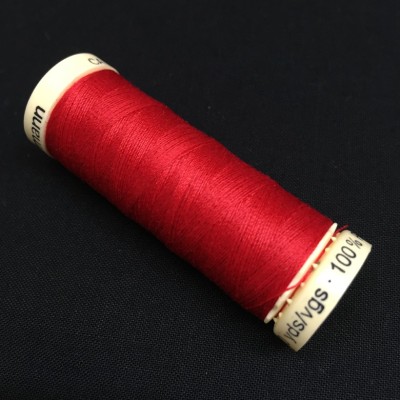 Gütermann sewing thread red (365)