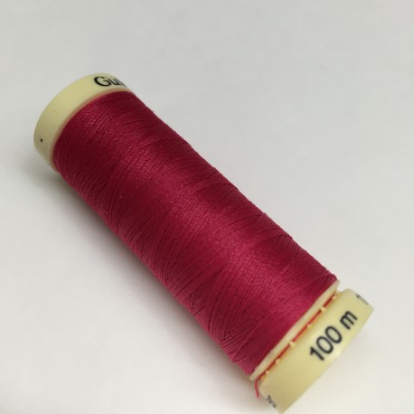 Gütermann sewing thread raspberry pink (909)