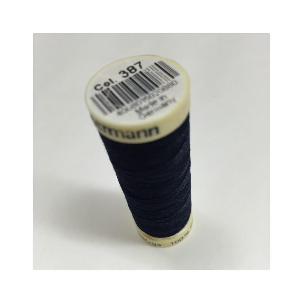 Gütermann sewing thread navy blue (665)