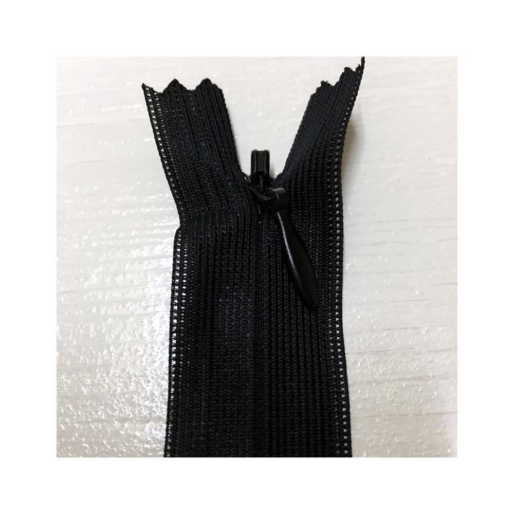 Invisible closed-end zip - black