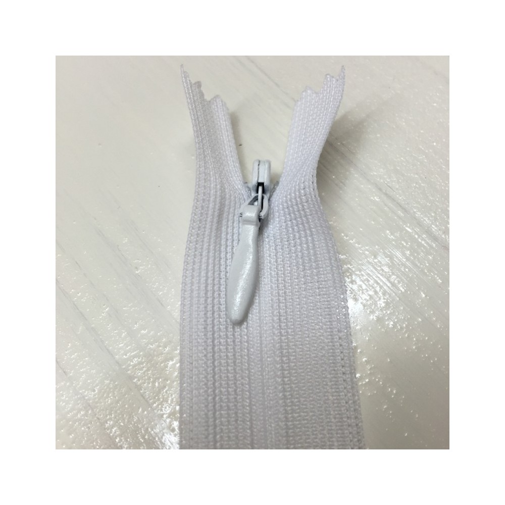 Invisible closed-end zip - white